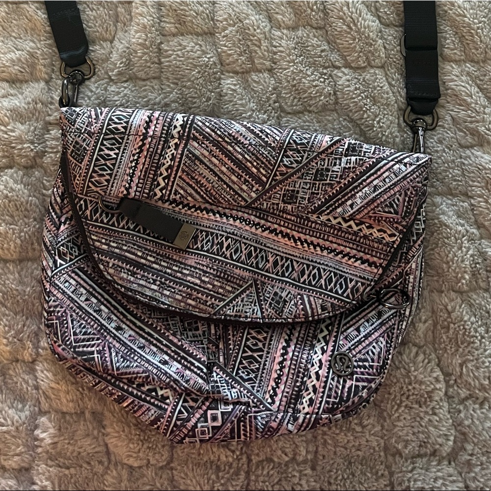 Lululemon festival bag